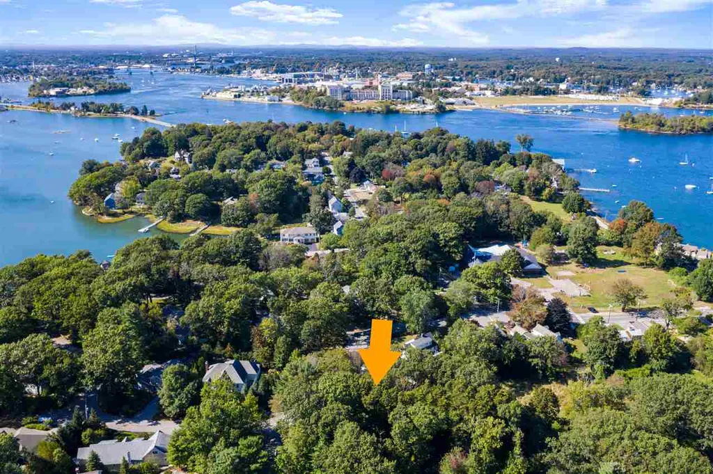 Walton Road New Castle NH 03854