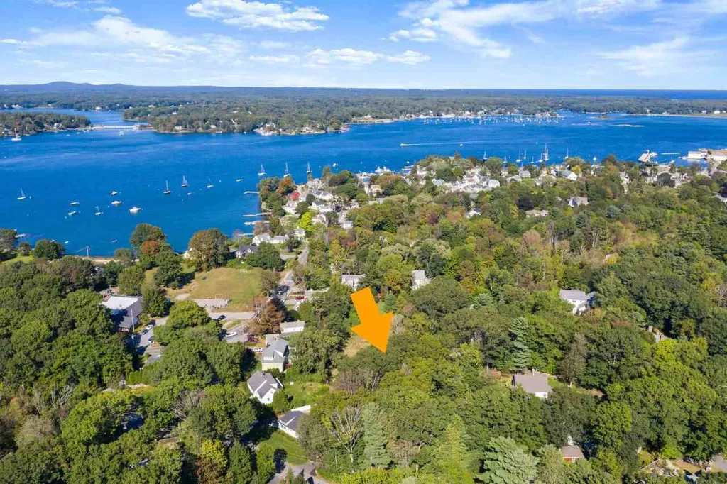 Walton Road New Castle NH 03854