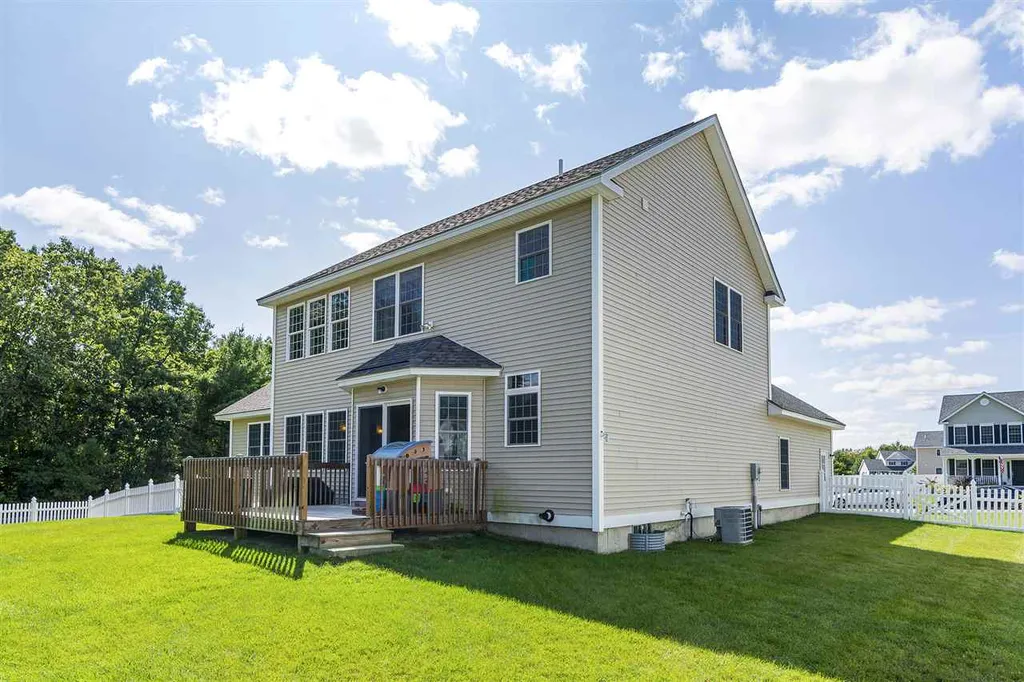 80 Lady Slipper Lane Manchester NH 03109