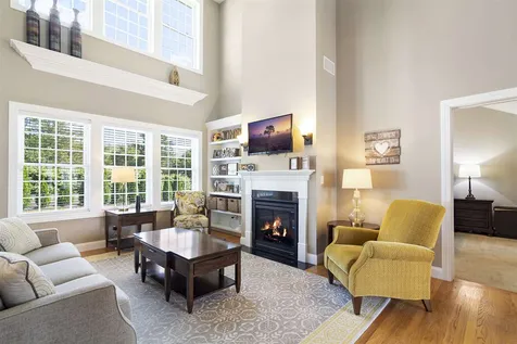 80 Lady Slipper Lane Manchester NH 03109