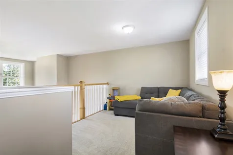 80 Lady Slipper Lane Manchester NH 03109