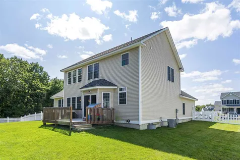 80 Lady Slipper Lane Manchester NH 03109