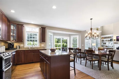 80 Lady Slipper Lane Manchester NH 03109