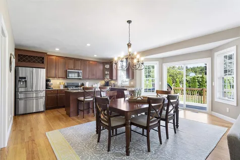 80 Lady Slipper Lane Manchester NH 03109