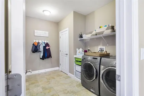 80 Lady Slipper Lane Manchester NH 03109