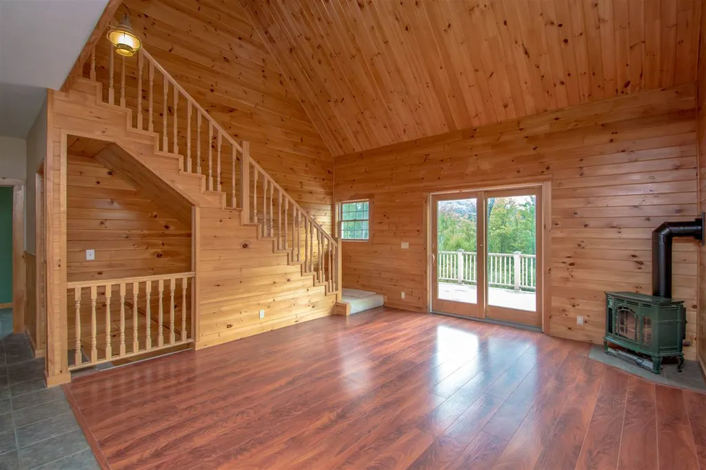 15 Sunny View Drive Lancaster NH 03584