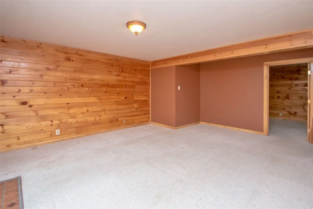 15 Sunny View Drive Lancaster NH 03584
