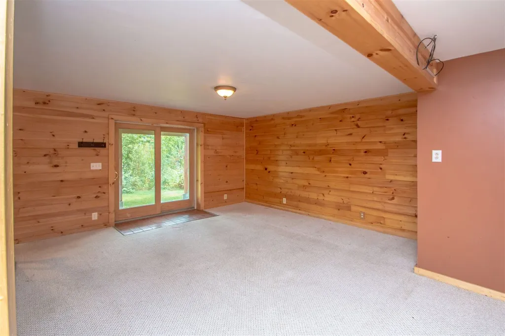 15 Sunny View Drive Lancaster NH 03584