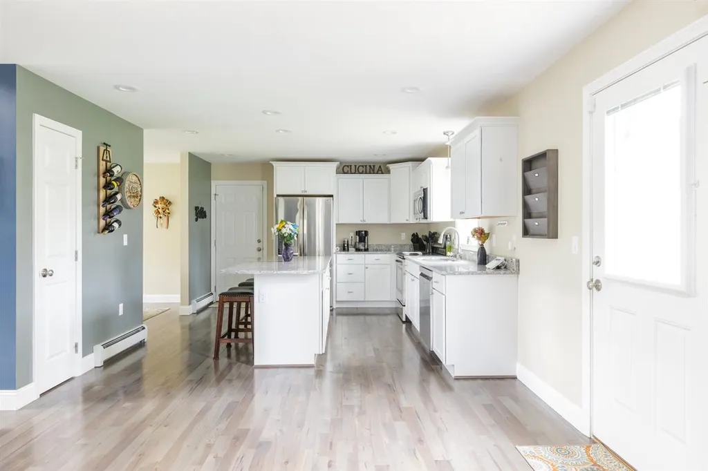 907 Stockbridge Corner Road Alton NH 03809