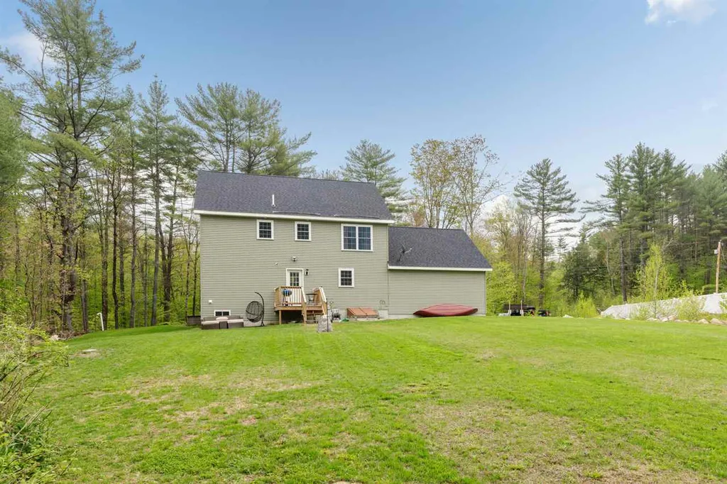 907 Stockbridge Corner Road Alton NH 03809