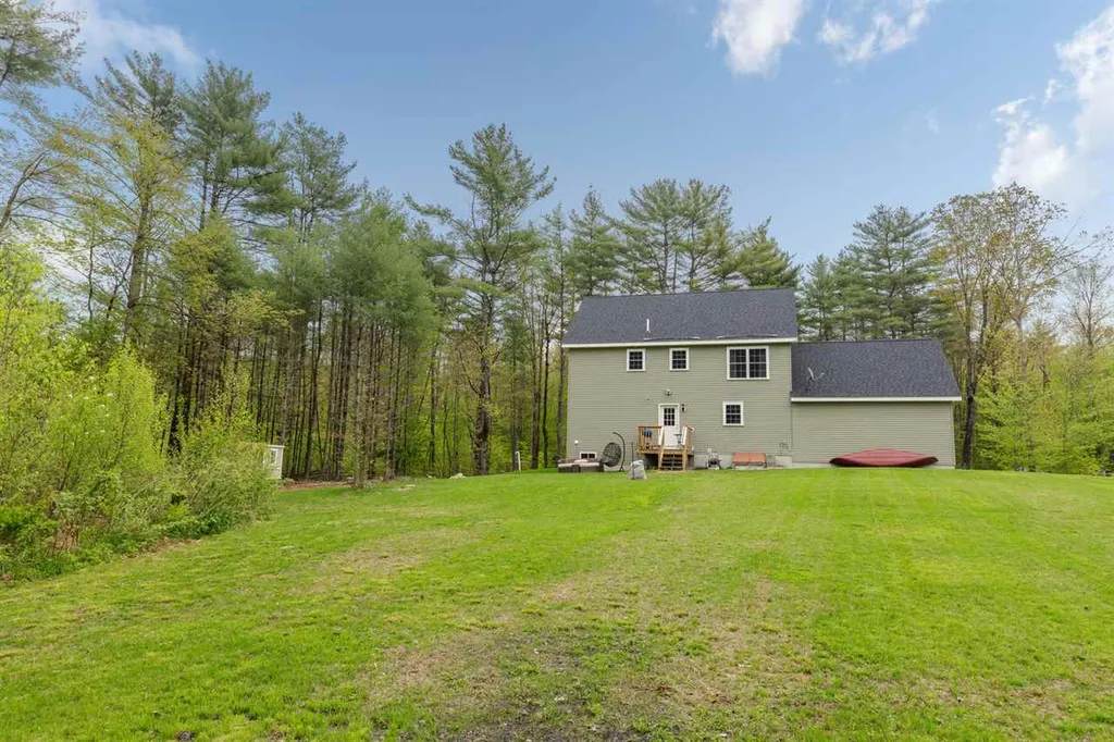 907 Stockbridge Corner Road Alton NH 03809