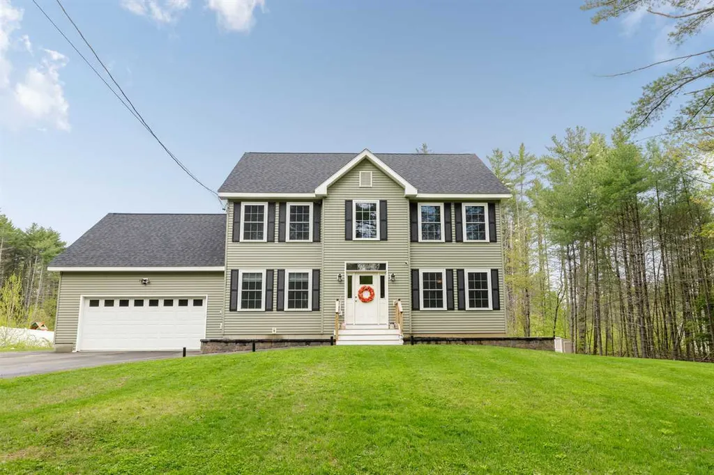 907 Stockbridge Corner Road Alton NH 03809