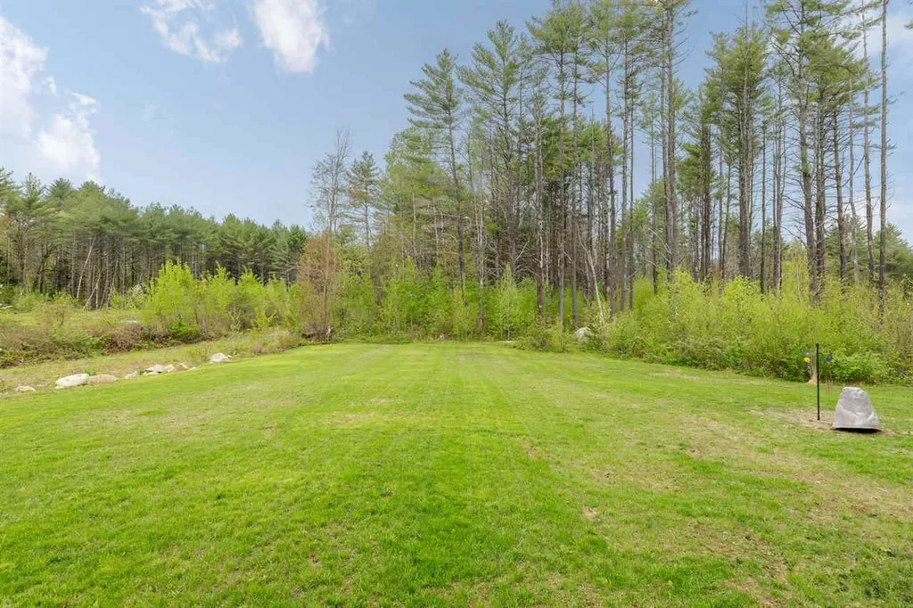 907 Stockbridge Corner Road Alton NH 03809