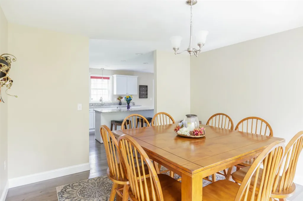 907 Stockbridge Corner Road Alton NH 03809