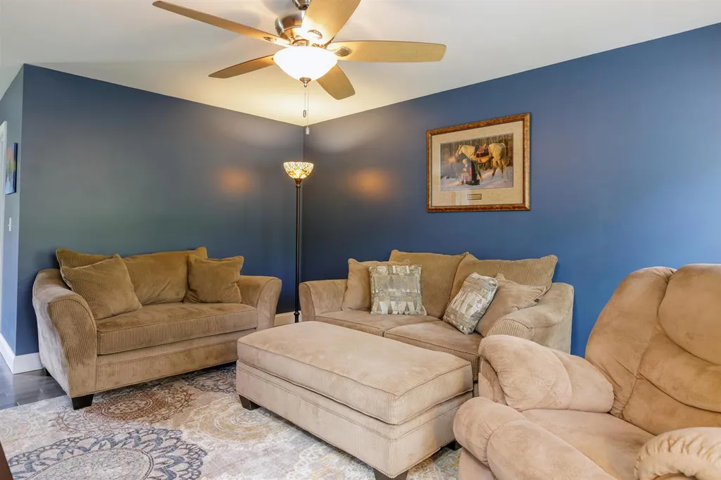 907 Stockbridge Corner Road Alton NH 03809