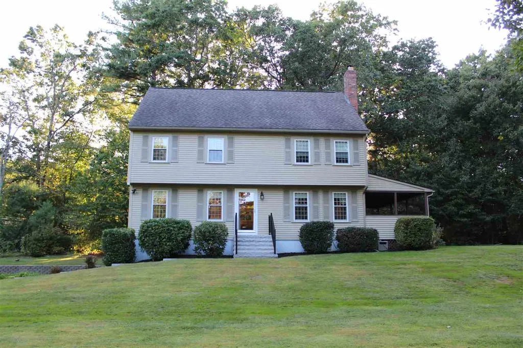 21 Amberwood Drive Atkinson NH 03811