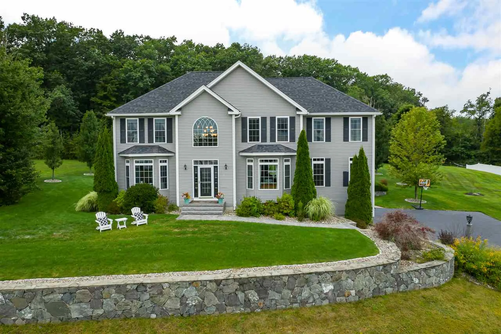 8 Collins Way Pelham NH 03076