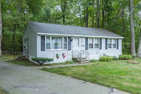62 Trestle Brook Drive Nashua NH 03062