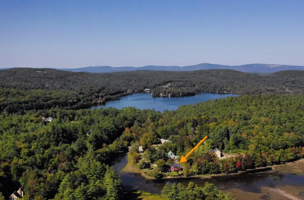 64 Goose Hole Road New London NH 03257