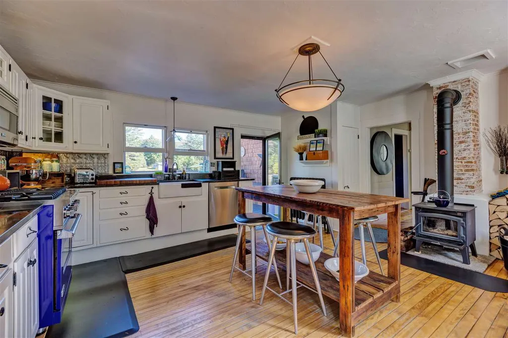 64 Goose Hole Road New London NH 03257