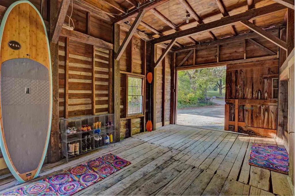 64 Goose Hole Road New London NH 03257