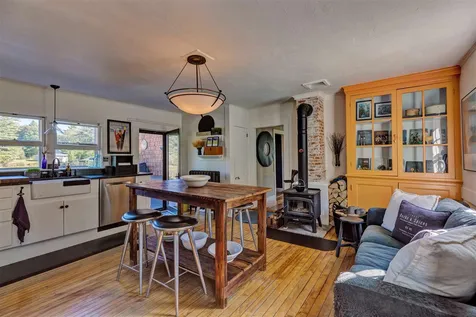 64 Goose Hole Road New London NH 03257