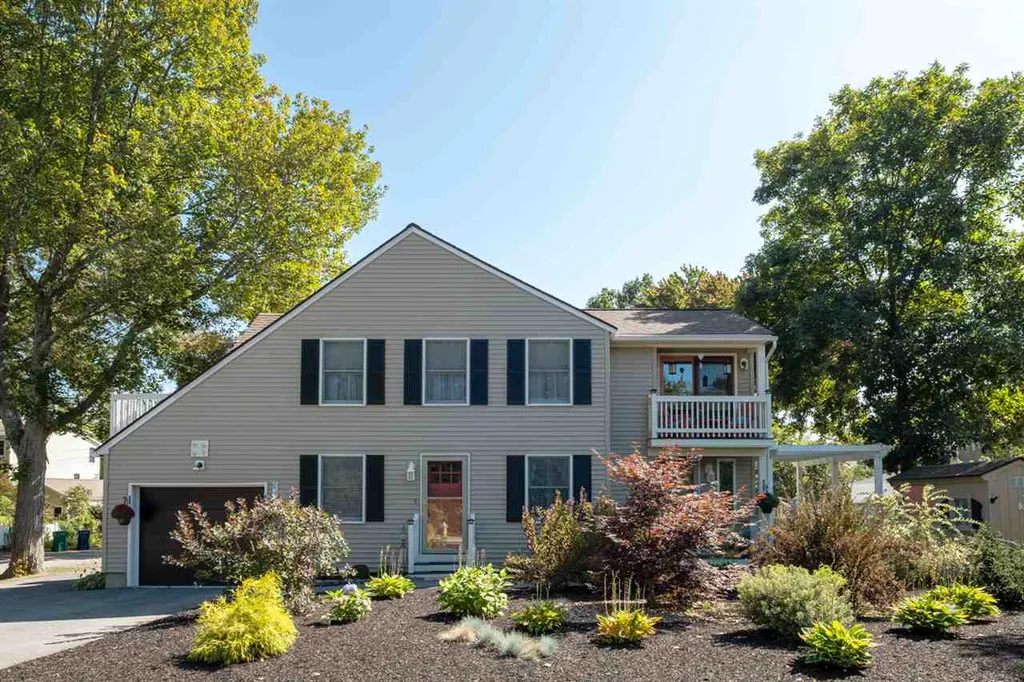 1 Hemlock Street Hampton NH 03842
