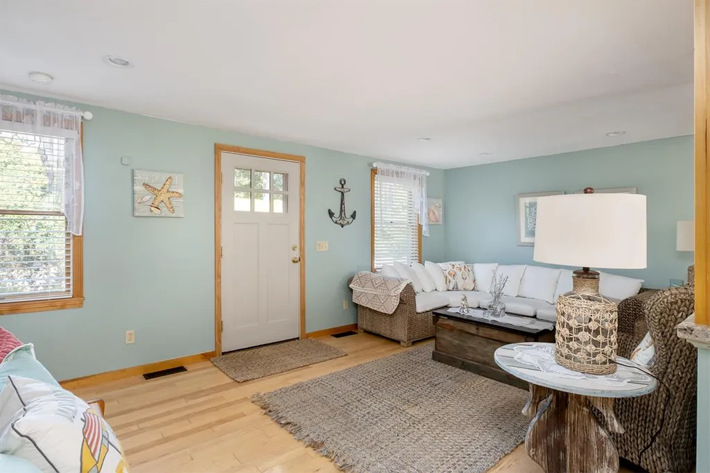 1 Hemlock Street Hampton NH 03842