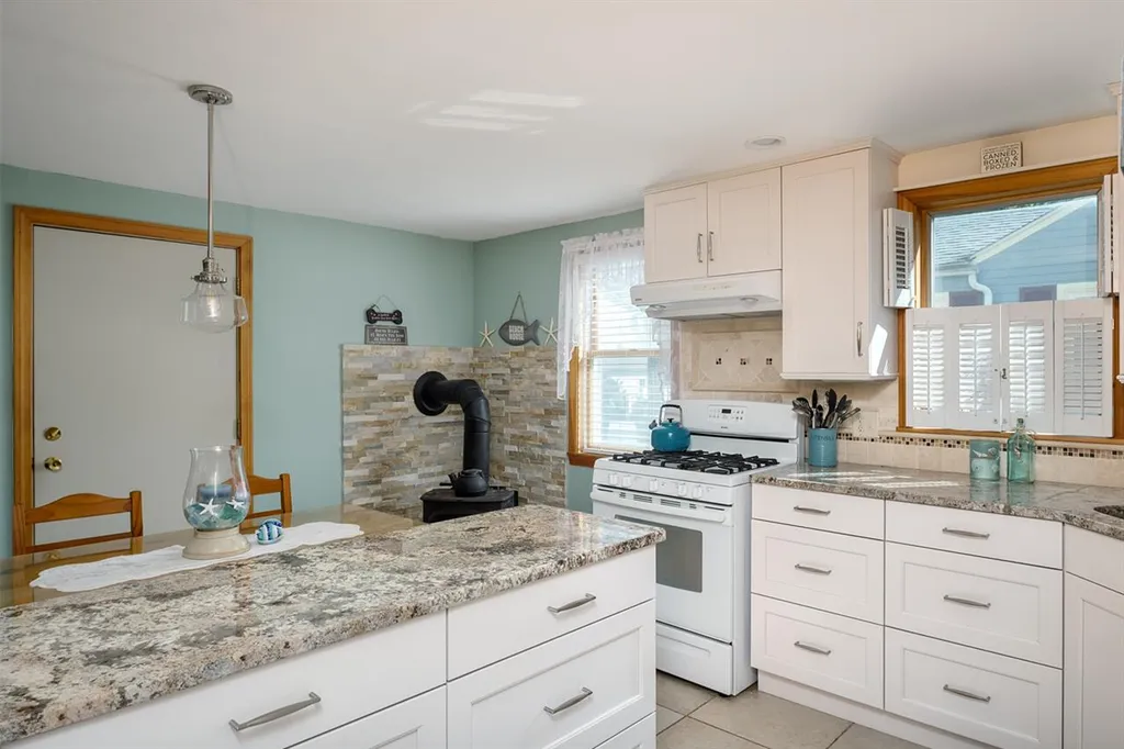 1 Hemlock Street Hampton NH 03842