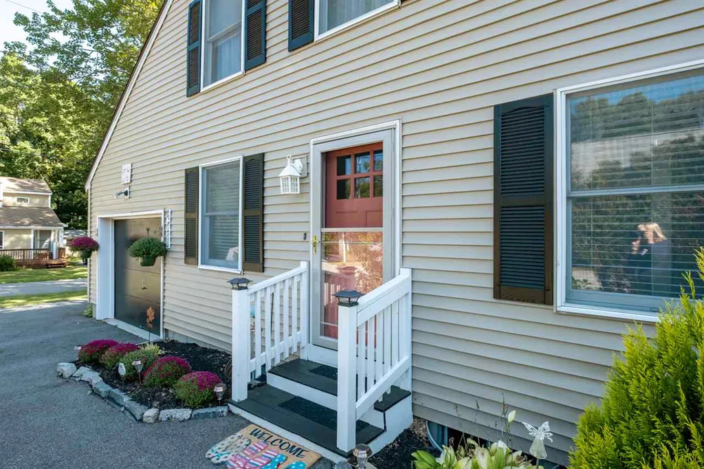 1 Hemlock Street Hampton NH 03842