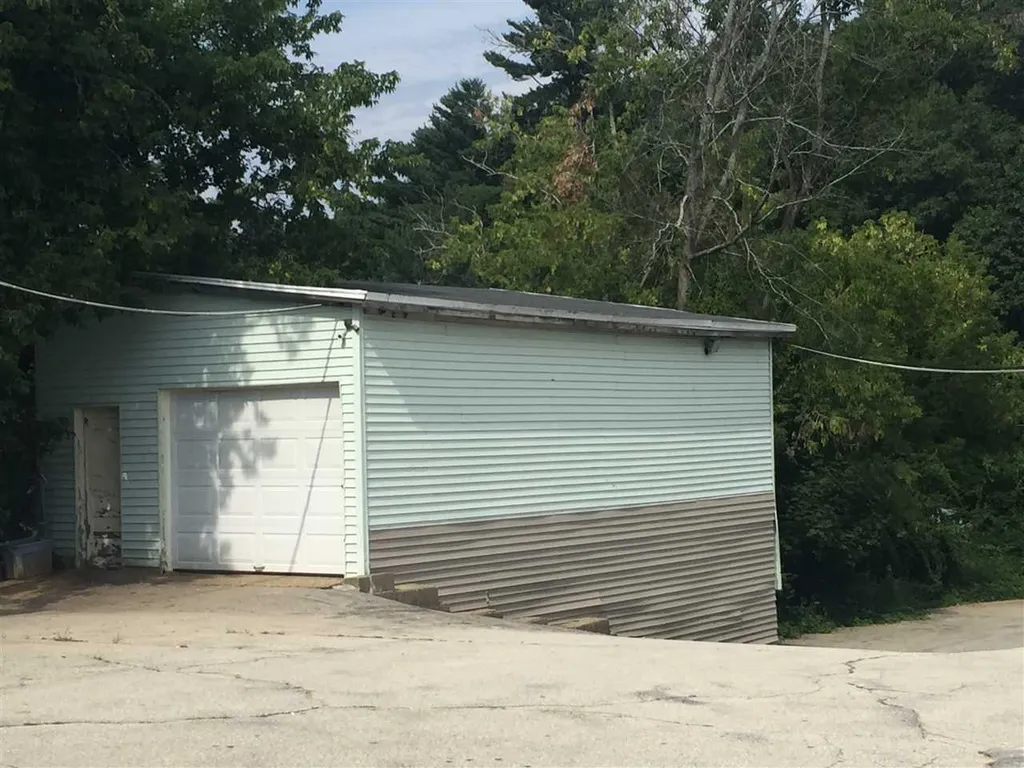 10 Bell Avenue Hooksett NH 03106