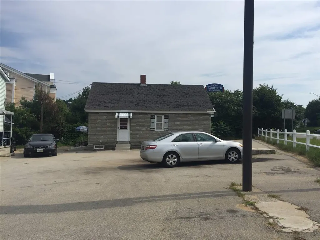 10 Bell Avenue Hooksett NH 03106