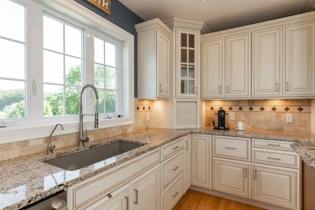 181 Winnicutt Road Stratham NH 03885