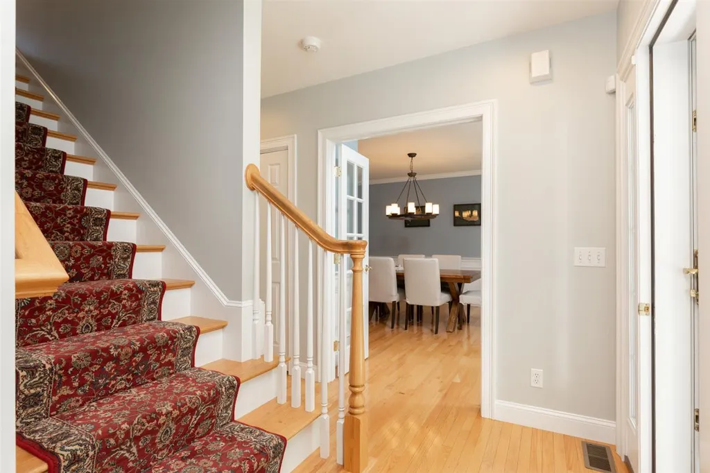 181 Winnicutt Road Stratham NH 03885
