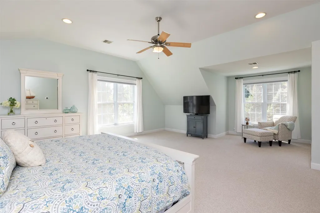 181 Winnicutt Road Stratham NH 03885
