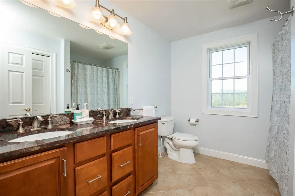 181 Winnicutt Road Stratham NH 03885