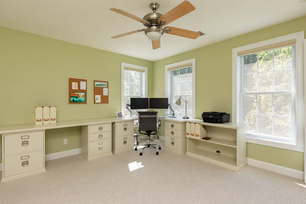 181 Winnicutt Road Stratham NH 03885