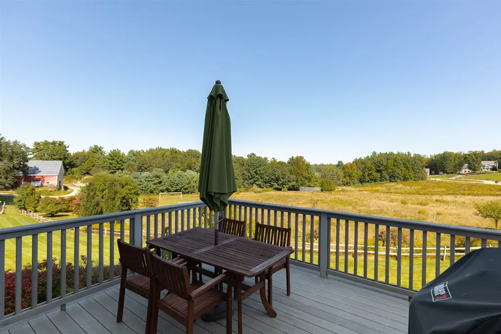 181 Winnicutt Road Stratham NH 03885