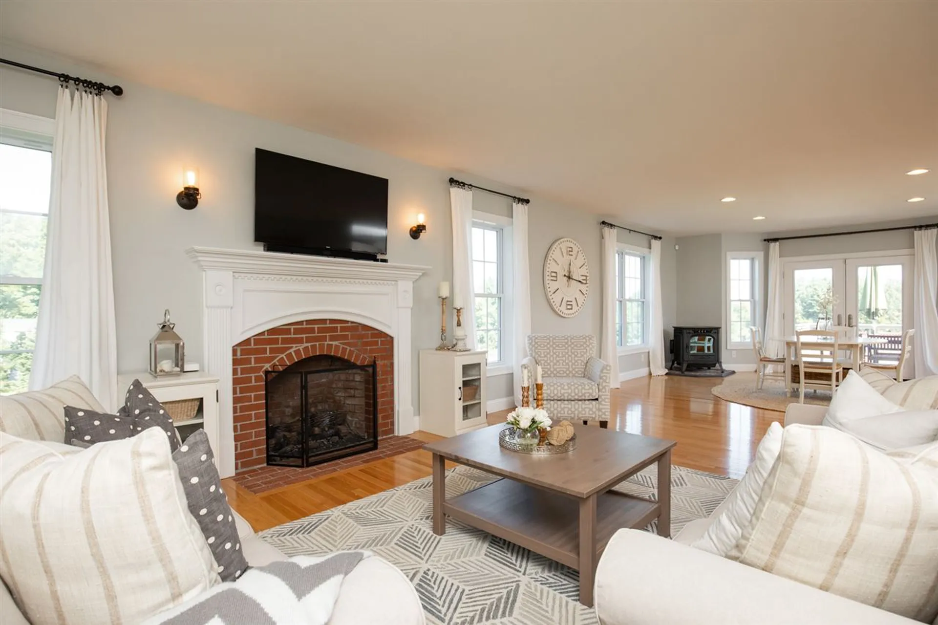 181 Winnicutt Road Stratham NH 03885