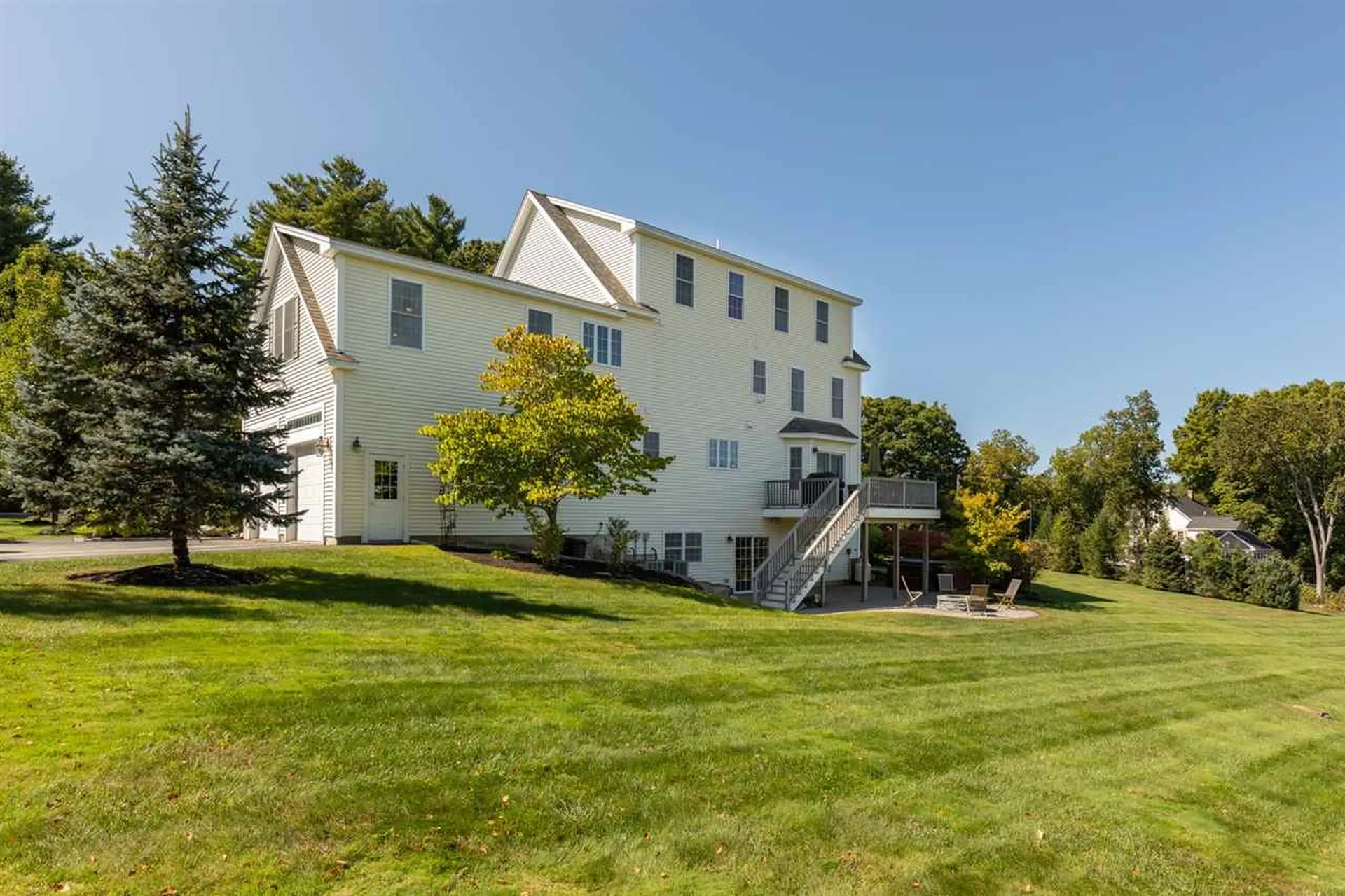 181 Winnicutt Road Stratham NH 03885