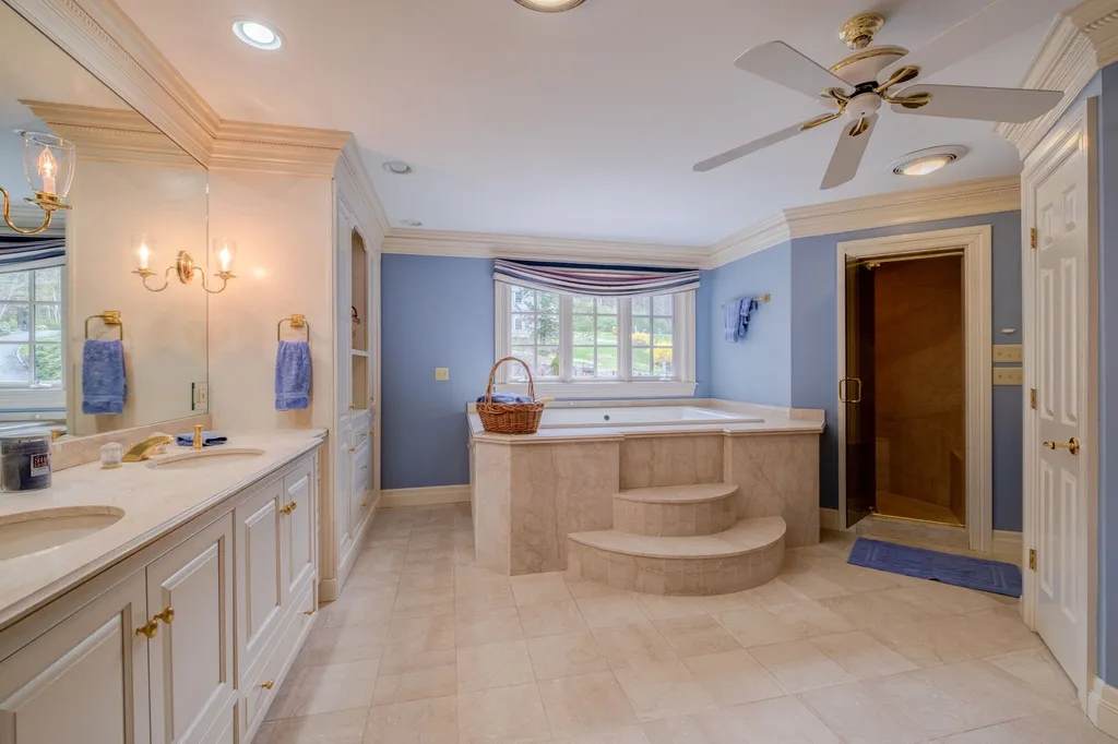 96 Hopewell Road Alton NH 03809