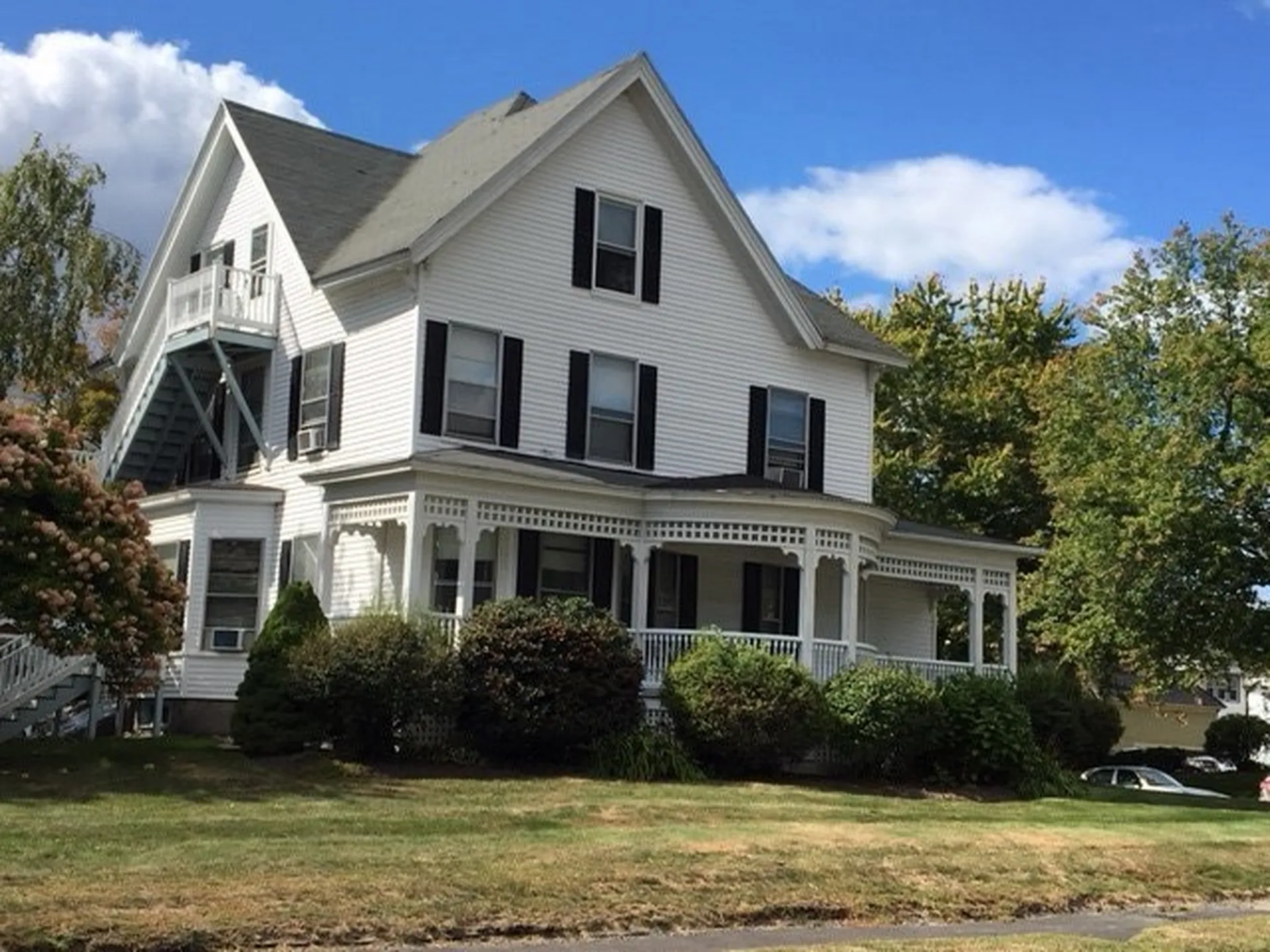 37 Salmon Street Manchester NH 03104