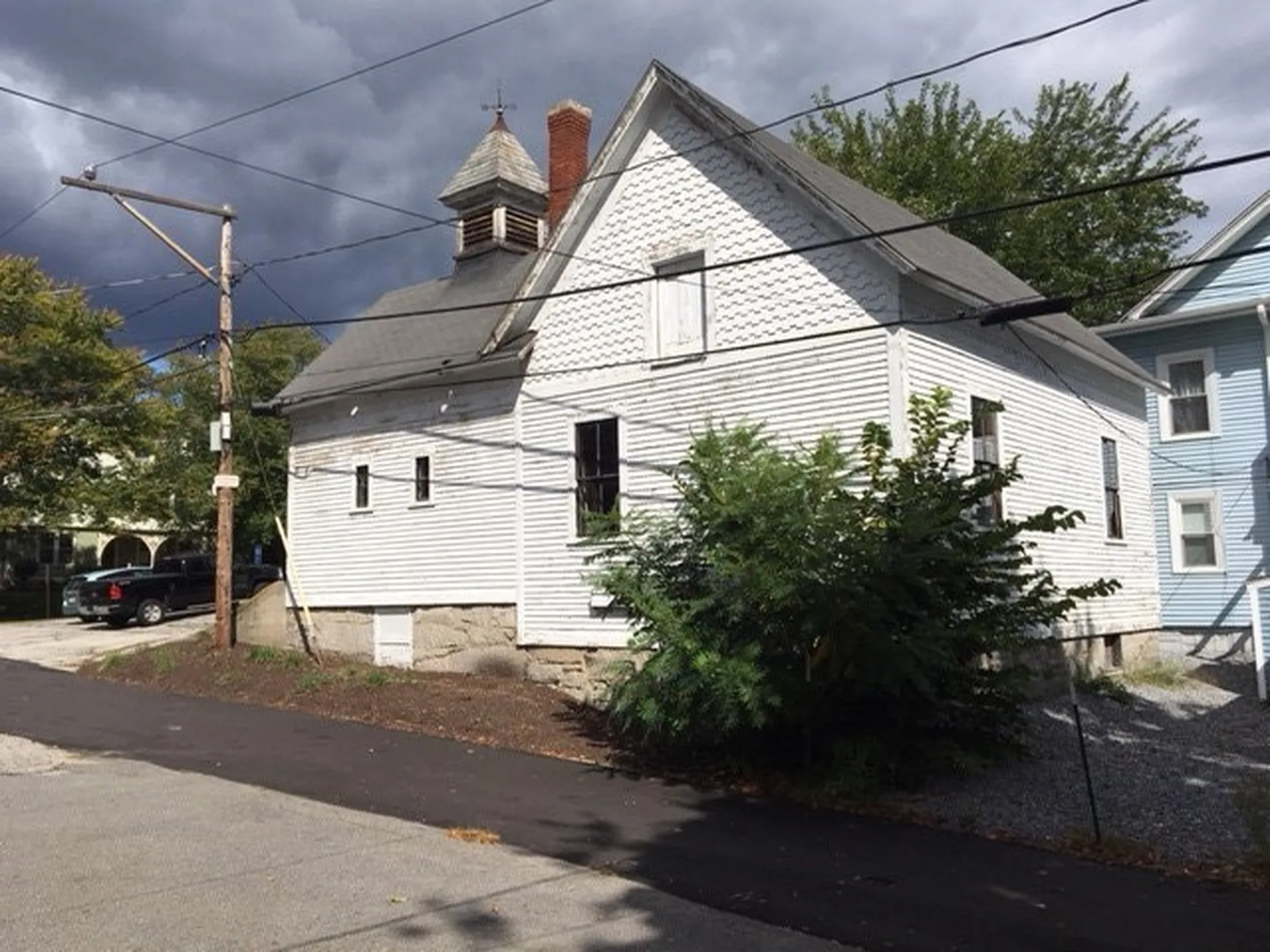 37 Salmon Street Manchester NH 03104
