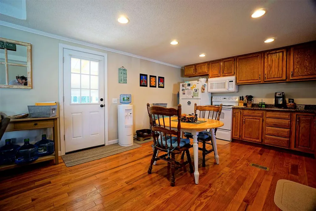 10 Wayland Circle Exeter NH 03833