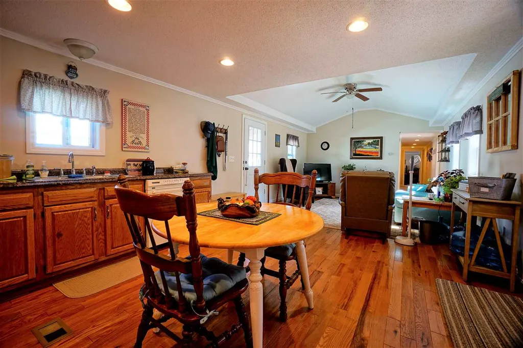 10 Wayland Circle Exeter NH 03833