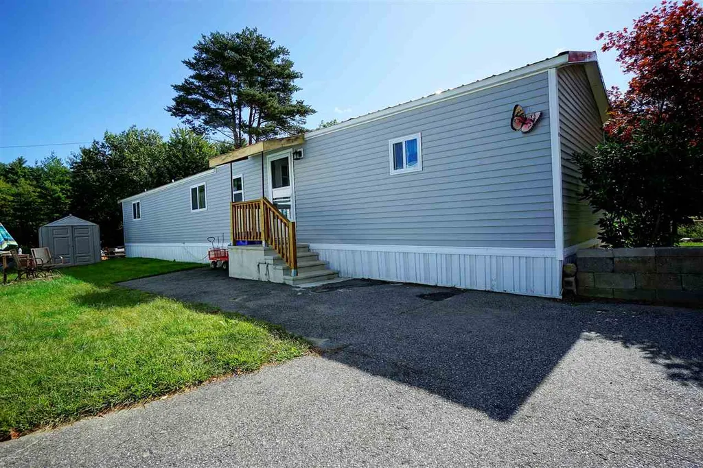 10 Wayland Circle Exeter NH 03833