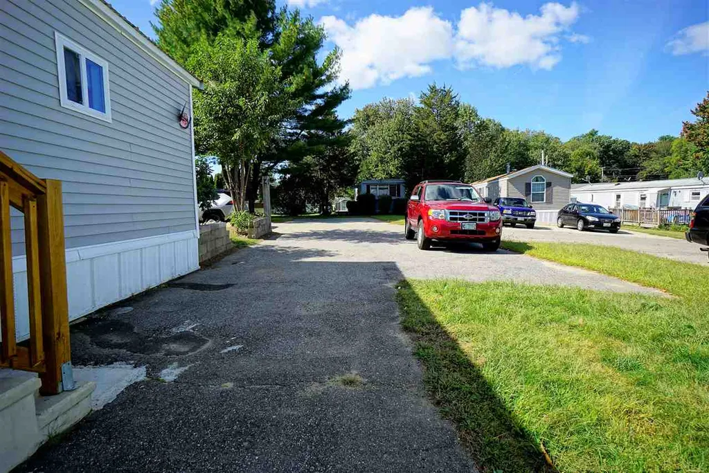 10 Wayland Circle Exeter NH 03833