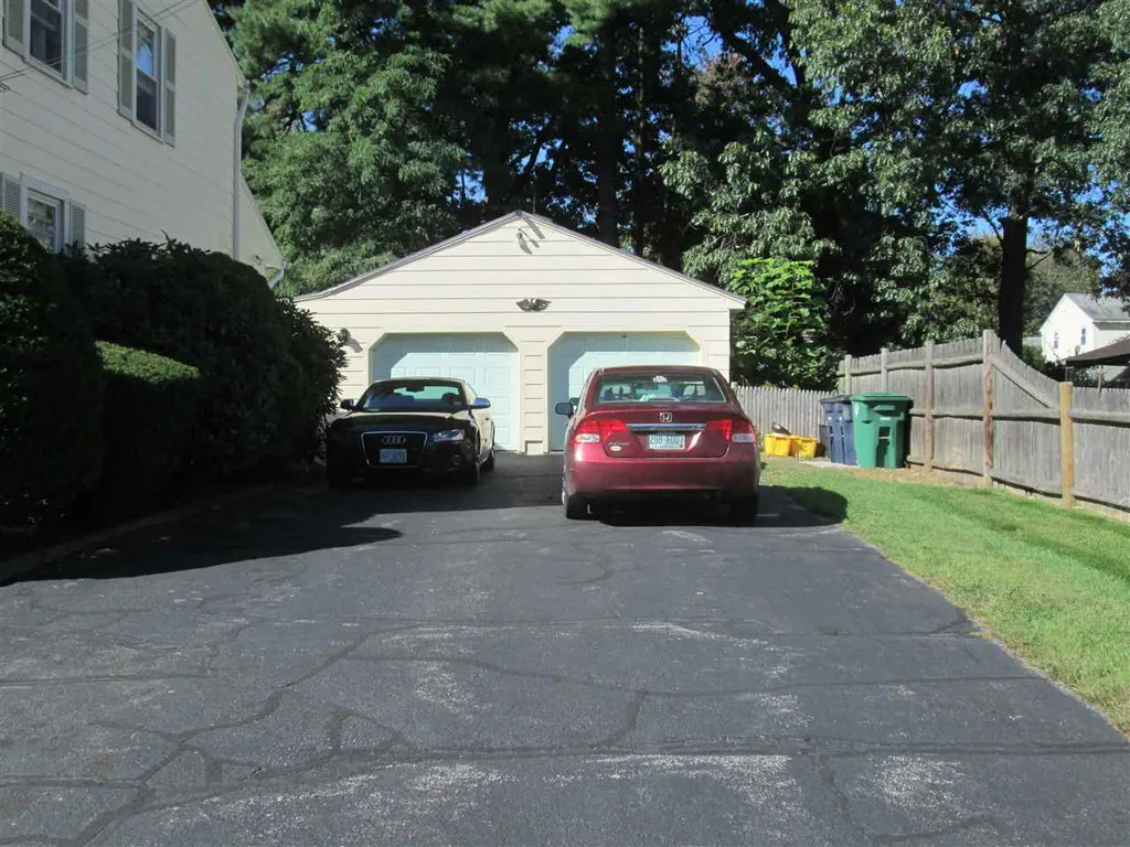 25-27 Kingston Drive Nashua NH 03060