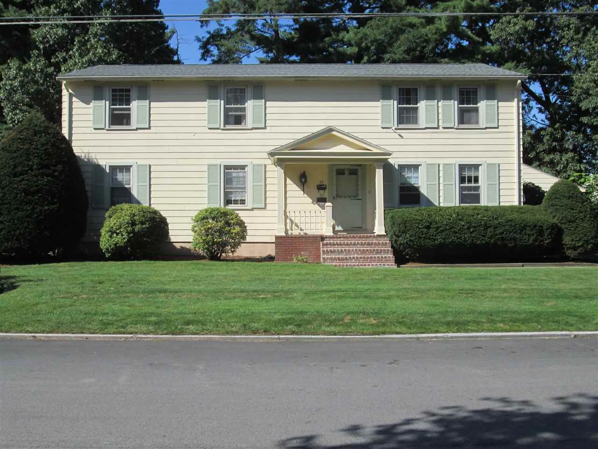 25-27 Kingston Drive Nashua NH 03060
