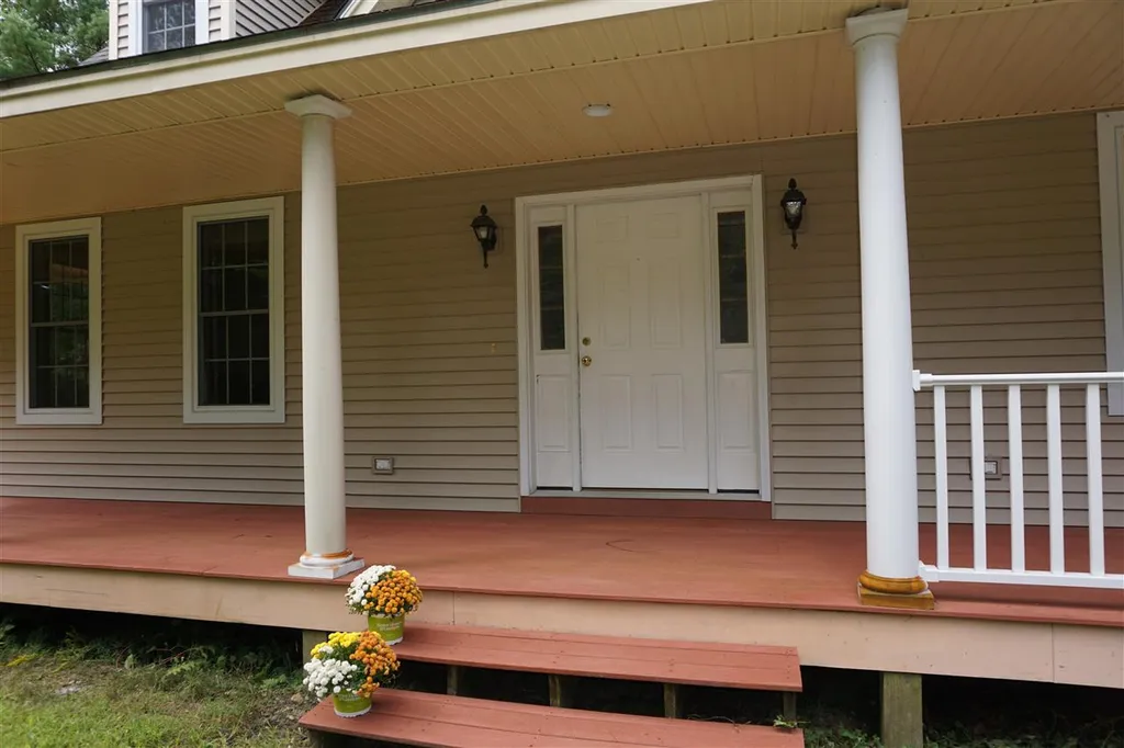 91 Brown Brook Circle Fremont NH 03044